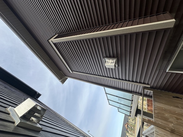 Dark siding on a wall corner